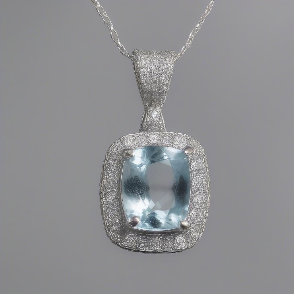 Mặt dây chuyền Aquamarine sang trọng, tinh tế