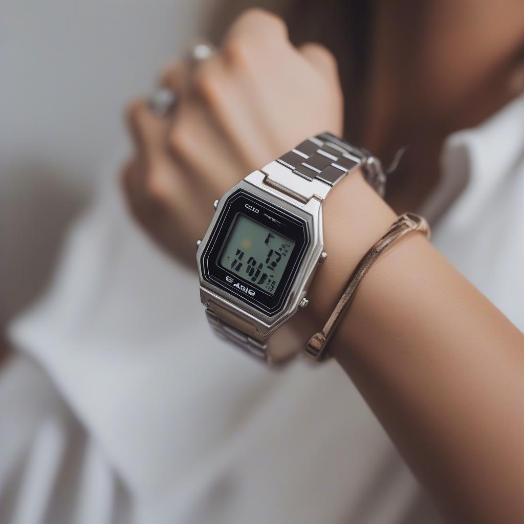 Phối đồ thời trang với Casio dây nhựa mặt vuông